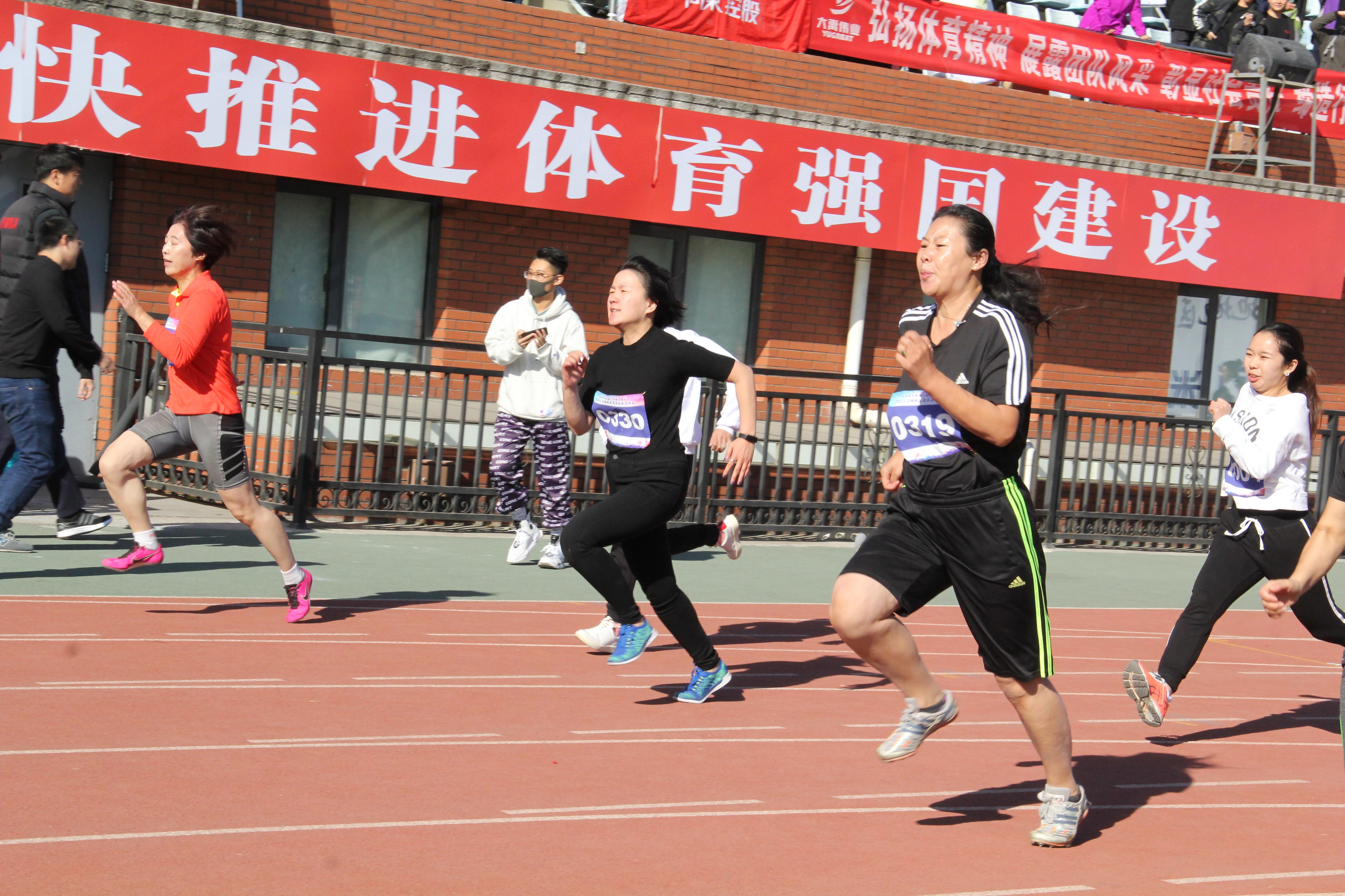 王秋霞(2M ).jpg 王秋霞(2M ).jpg