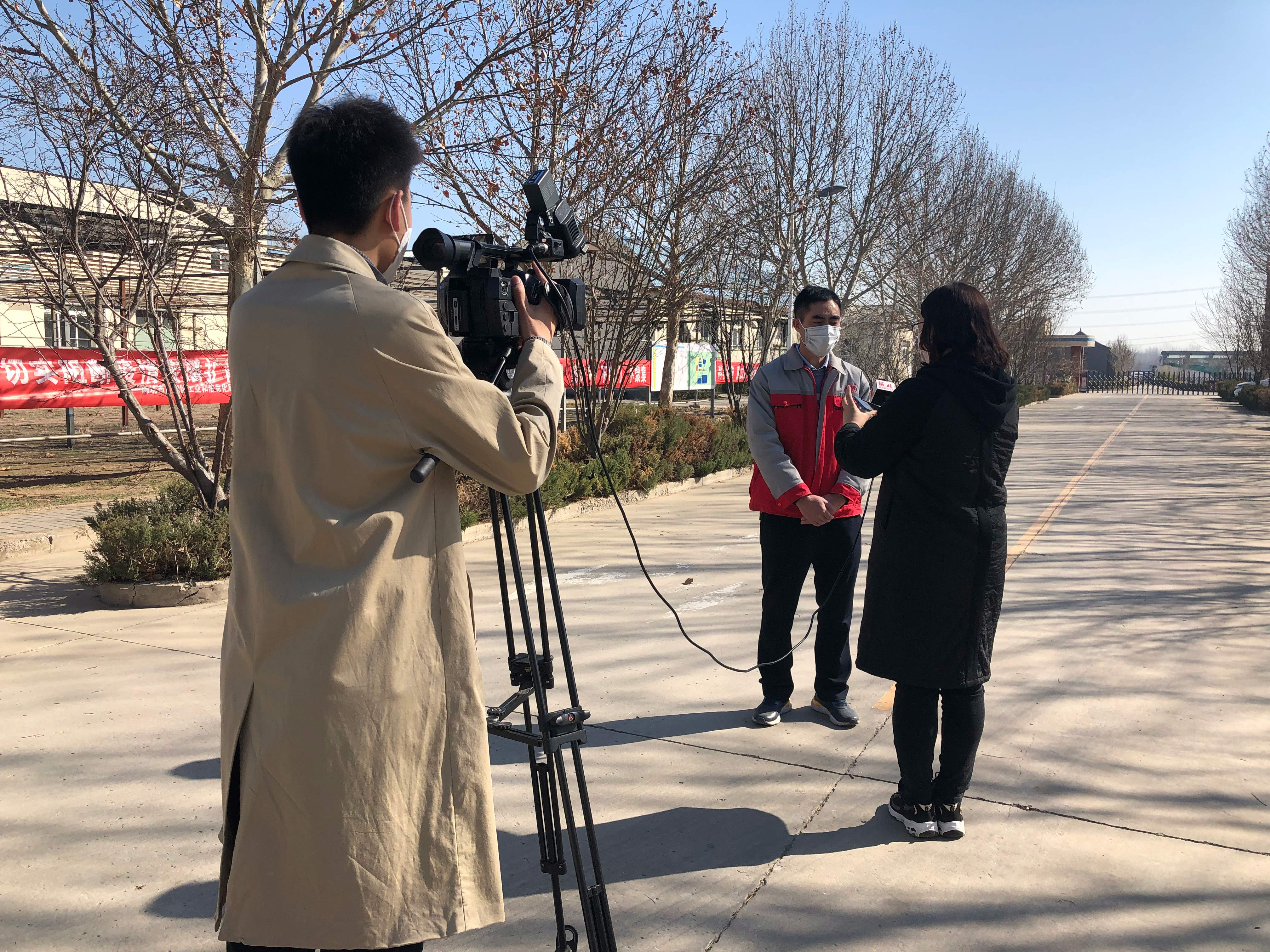 楊經(jīng)理采訪.jpg 楊經(jīng)理采訪.jpg